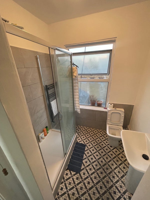 Room Upper Clapton Road in Greater London