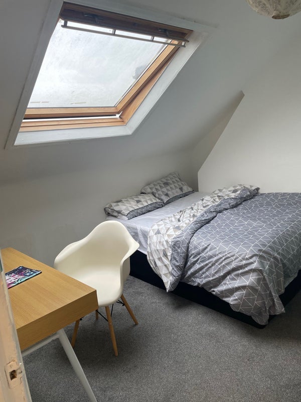 Room Upper Clapton Road in Greater London
