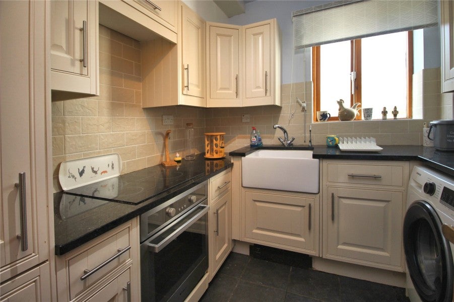 Flat The Mount in Woking