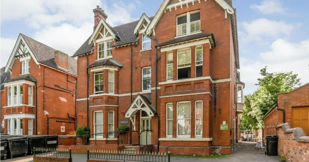 Room De Parys Avenue in Bedford