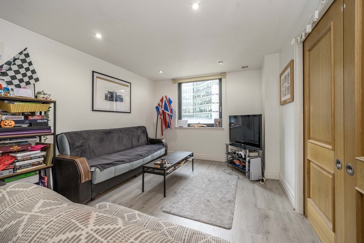 Flat Sheldon Square in City of Westminster