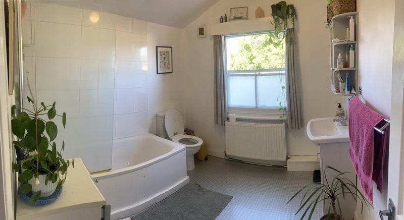 Room King's Grove in Greater London
