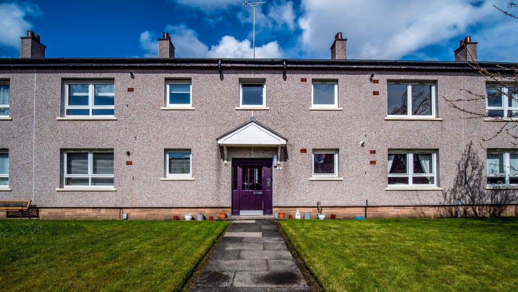 Flat Abbey Drive in Glasgow