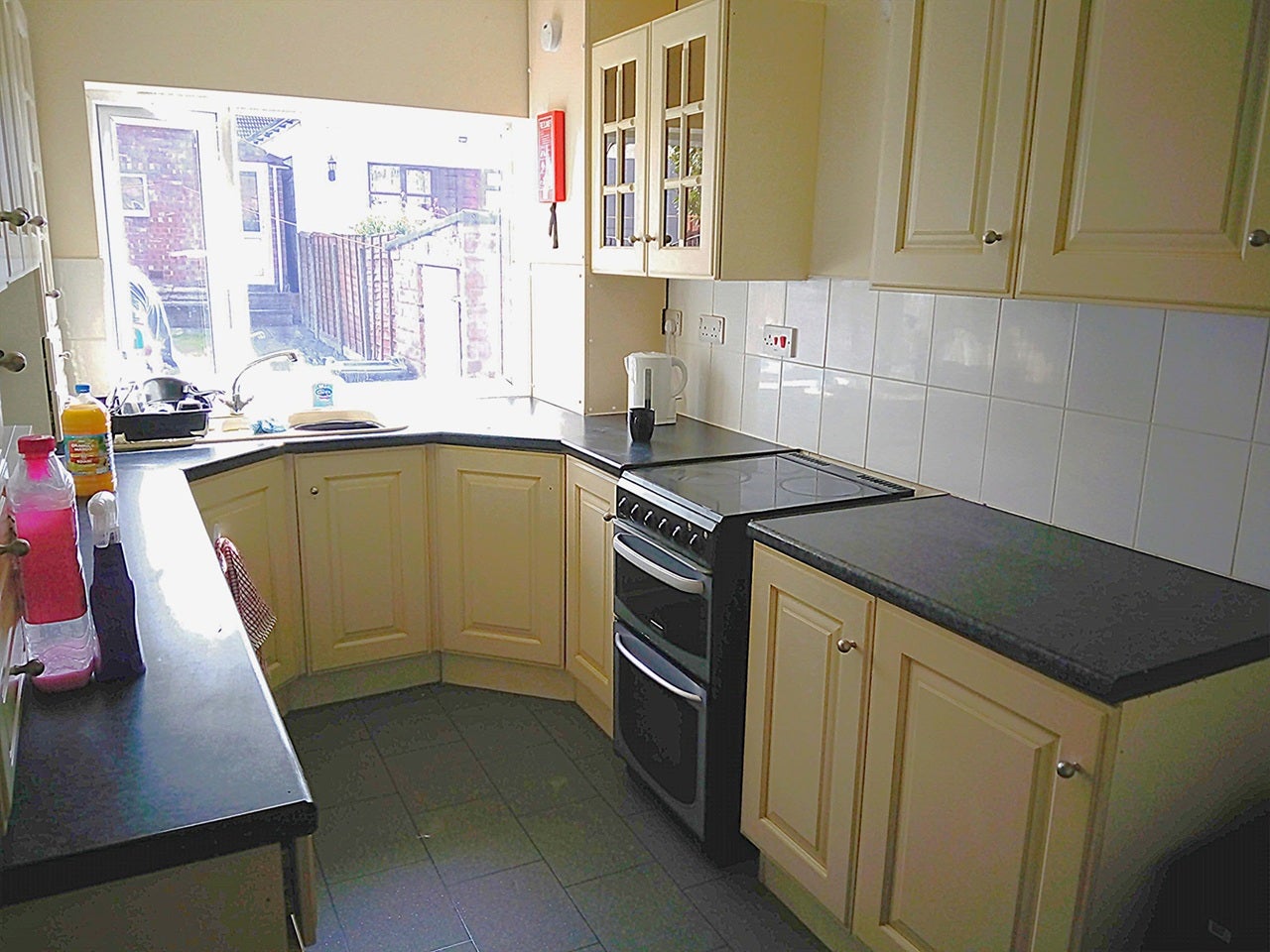 Room Glenmead Road in Birmingham
