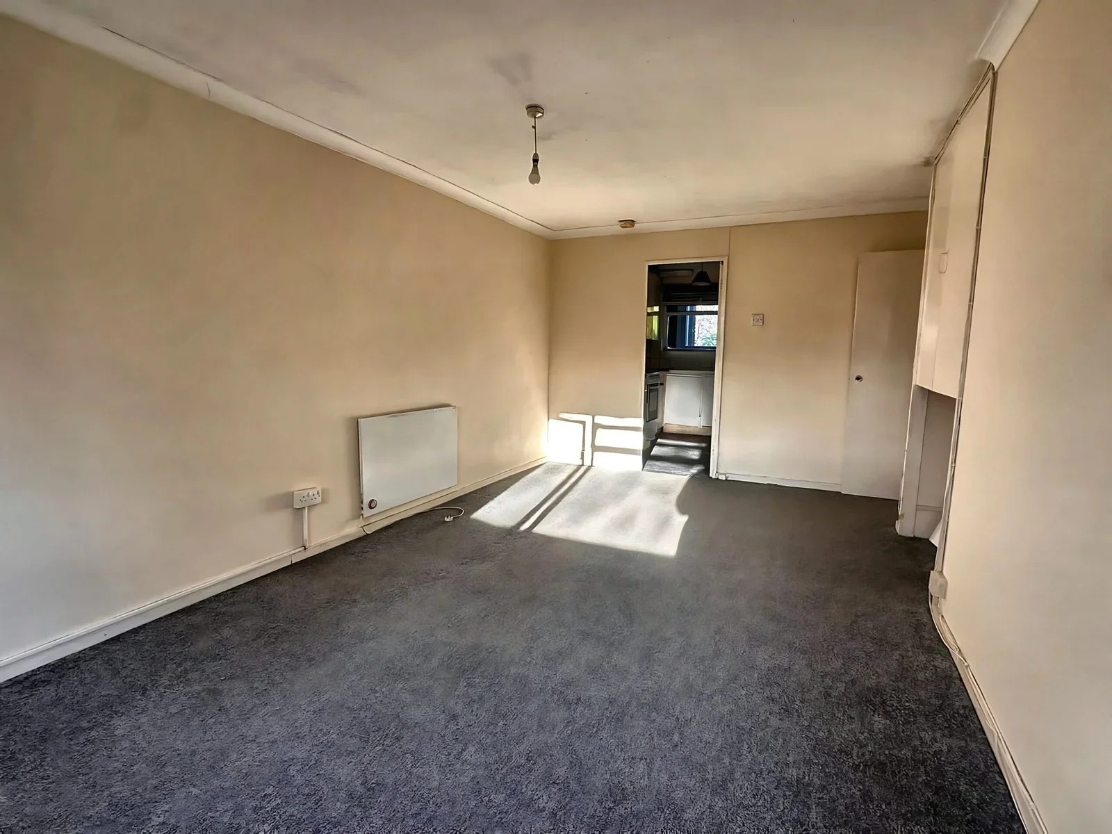 Flat Downs Road in Luton
