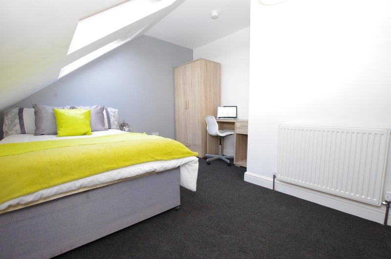 Room Clara Street in Coventry