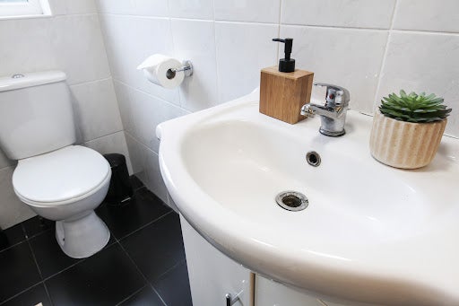 Room Seaford Road in Greater London