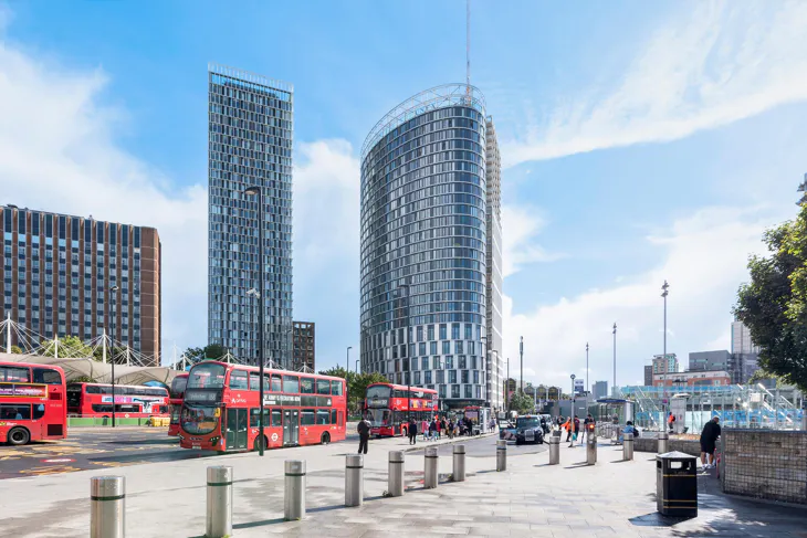 Flat Station Street in Greater London