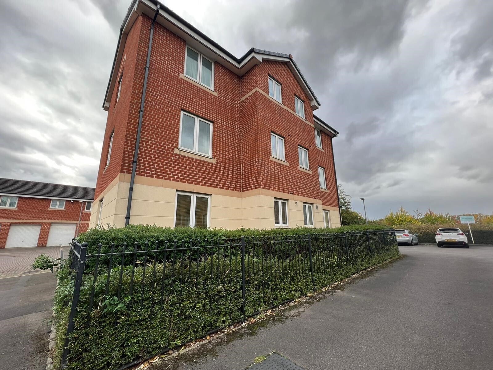 Flat Padstow Road in Swindon