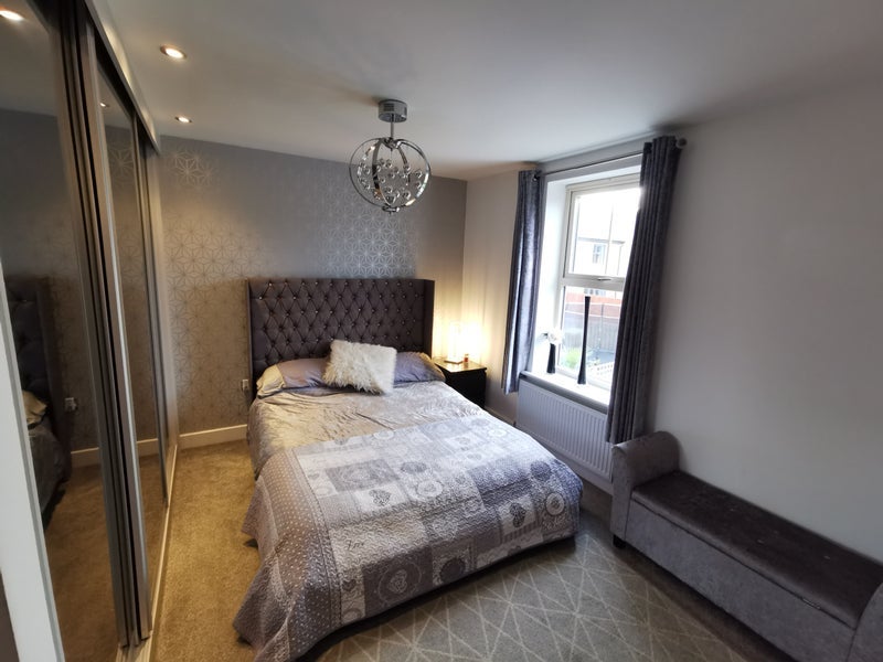 Room Brefitt Close in Wakefield