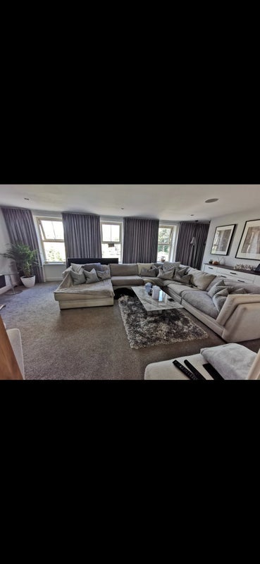 Room Brefitt Close in Wakefield
