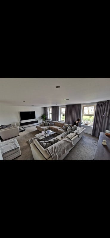 Room Brefitt Close in Wakefield