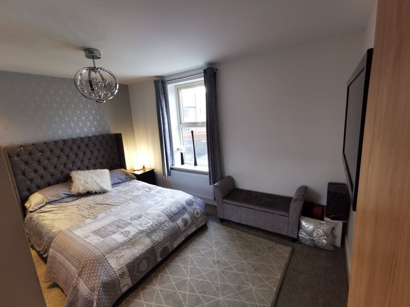 Room Brefitt Close in Wakefield