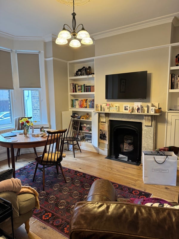 Room Manor Place in Greater London