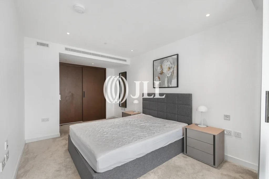 Flat Aste Street in Greater London