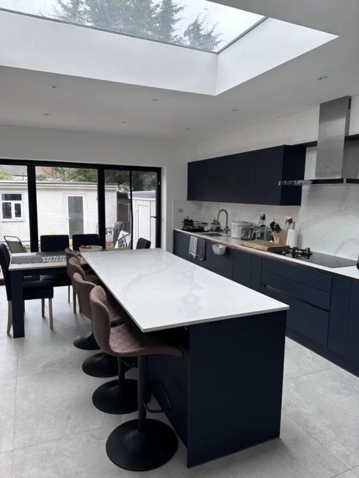 Room Meadowbank Road in Greater London