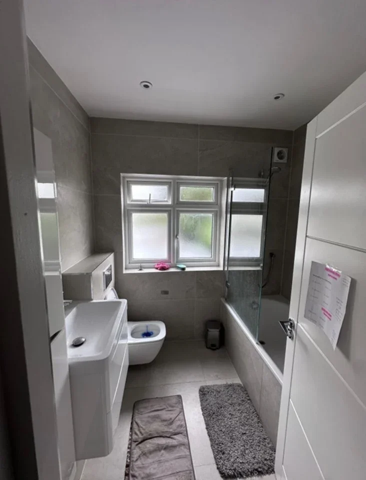 Room Meadowbank Road in Greater London