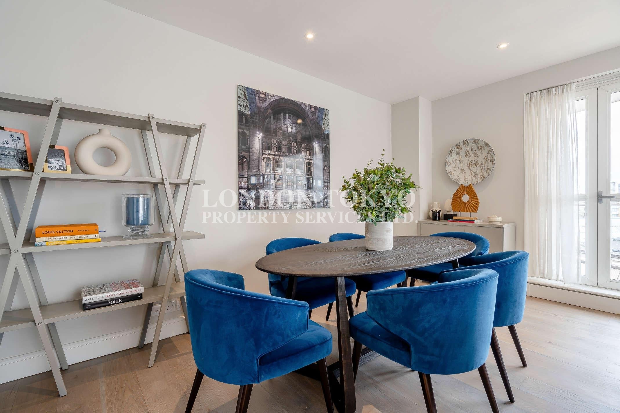 Flat Westferry Circus in Greater London
