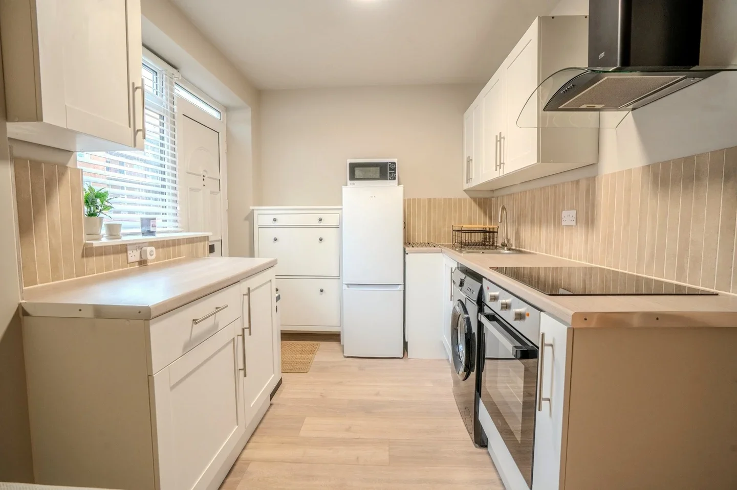Flat Staines Square in Dunstable