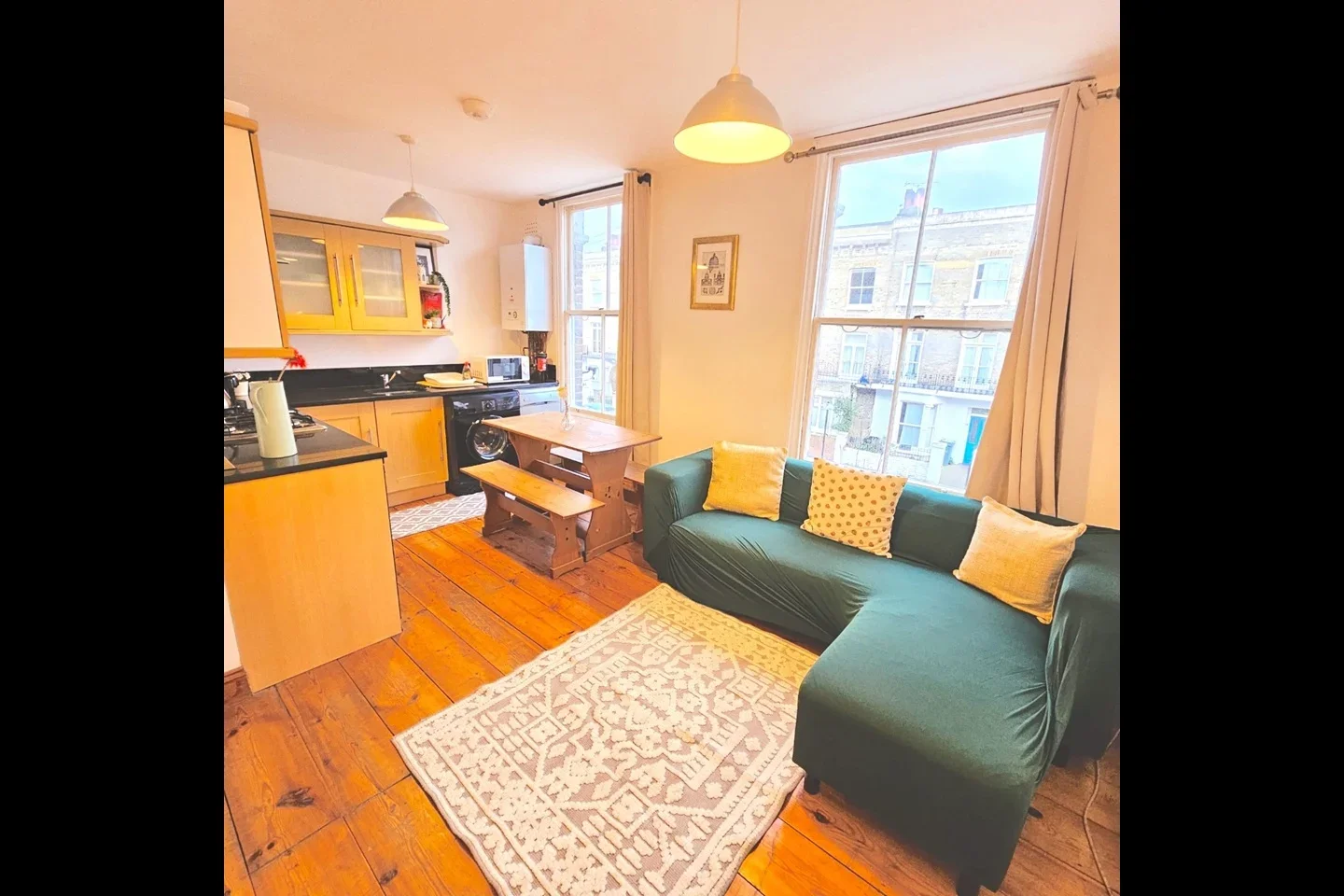 Flat Davenant Road in Greater London