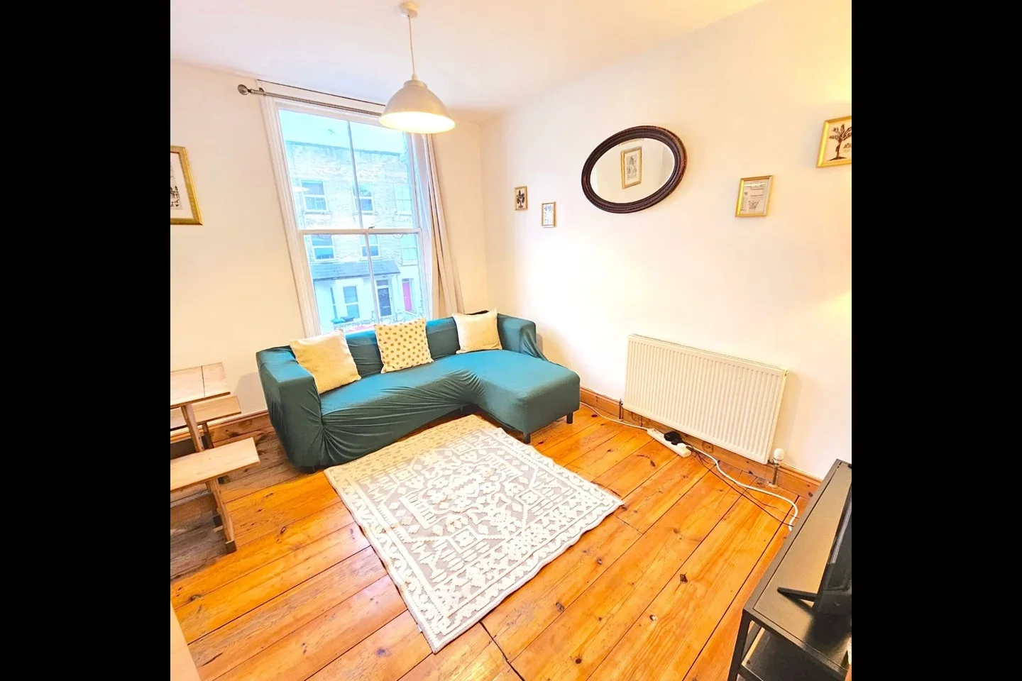 Flat Davenant Road in Greater London