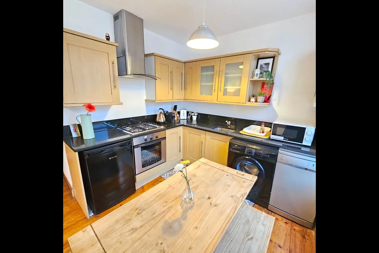Flat Davenant Road in Greater London