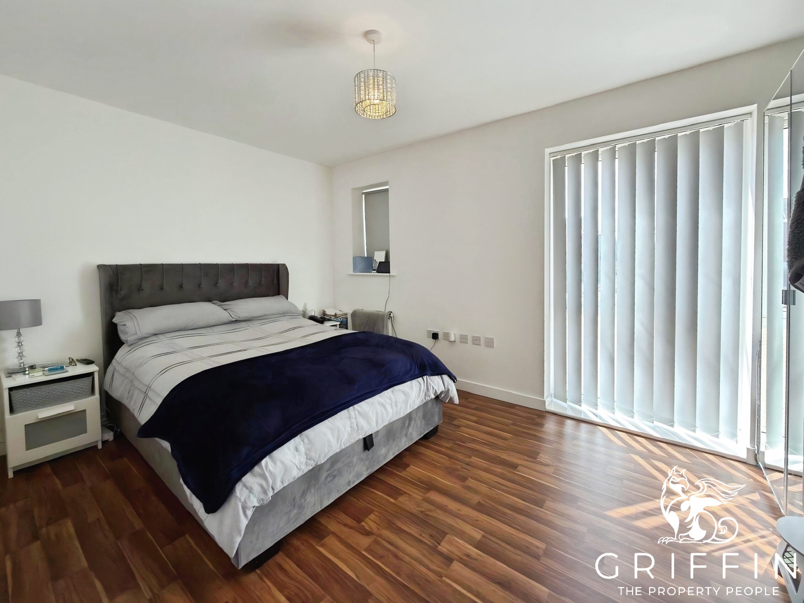 Flat Woodside Close in Grays