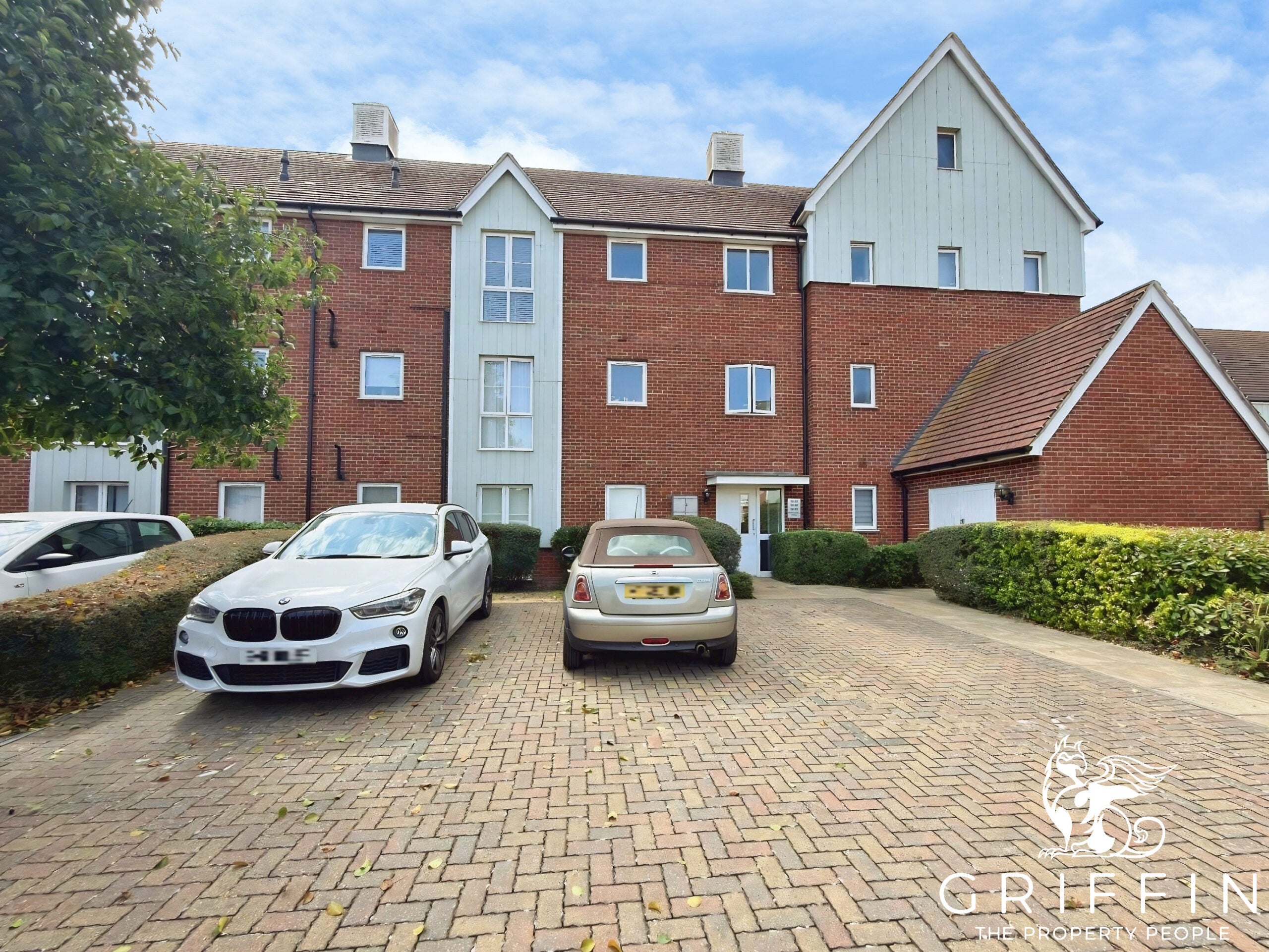 Flat Woodside Close in Grays