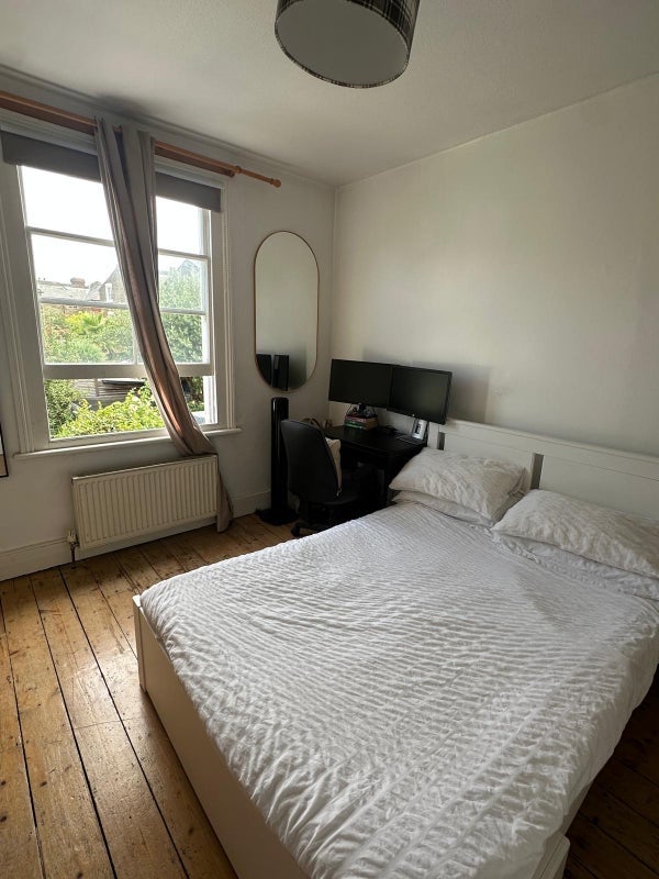 Room Dagnan Road in Greater London