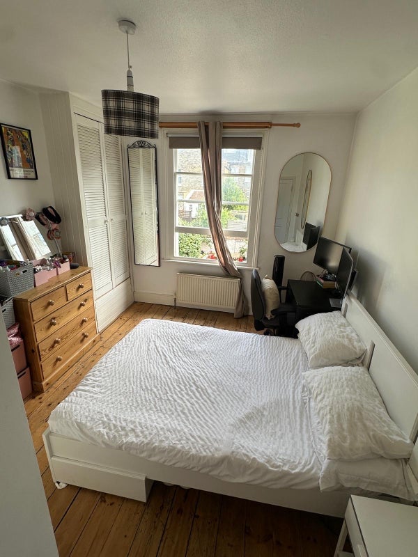 Room Dagnan Road in Greater London