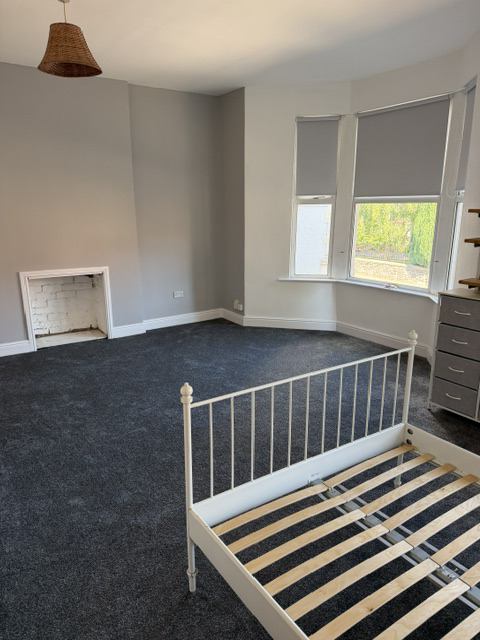 Room Cowbridge Road East in Cardiff