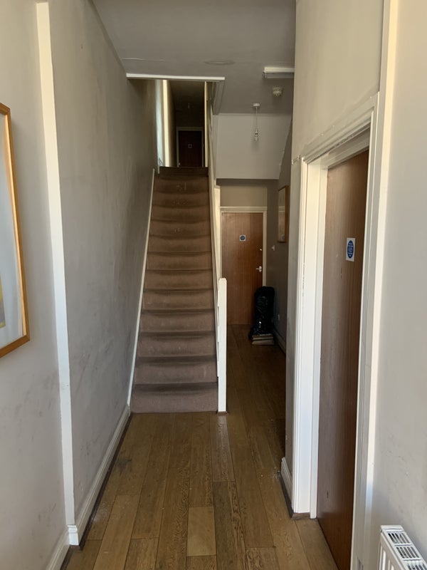 Room Cowbridge Road East in Cardiff