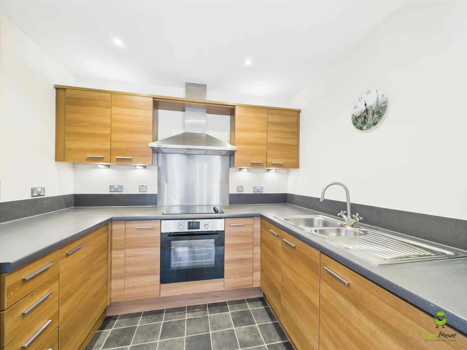 Flat Portland Place in Dartford