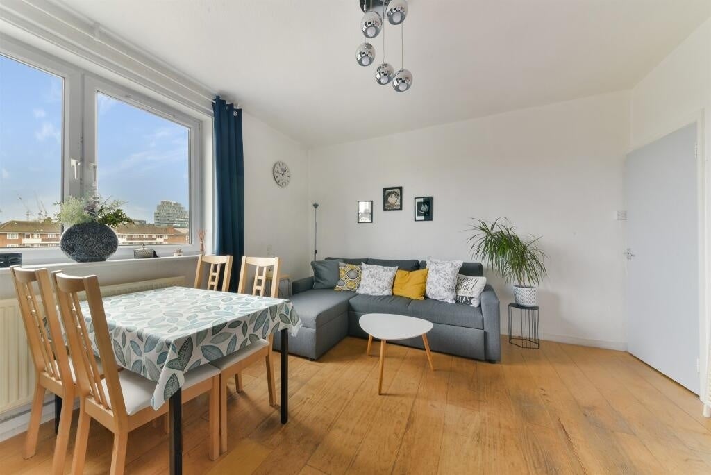 Flat Wynter Street in Greater London
