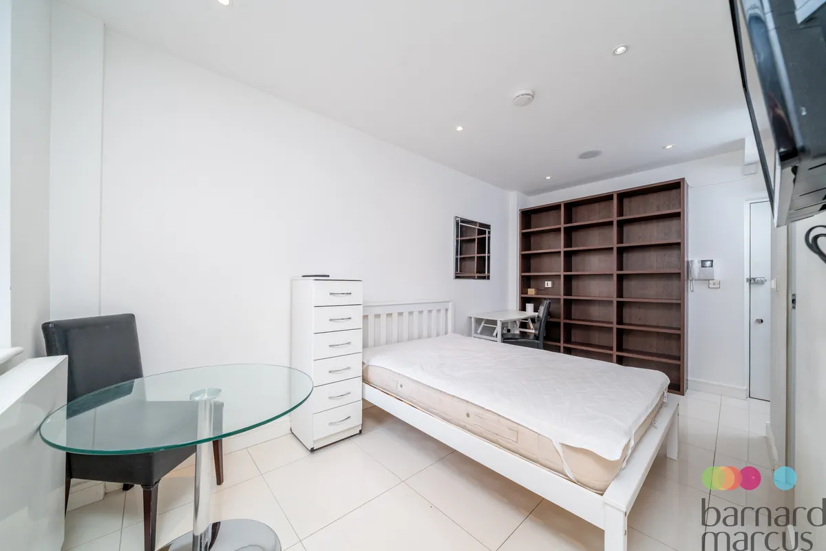 Flat Judd Street in Greater London