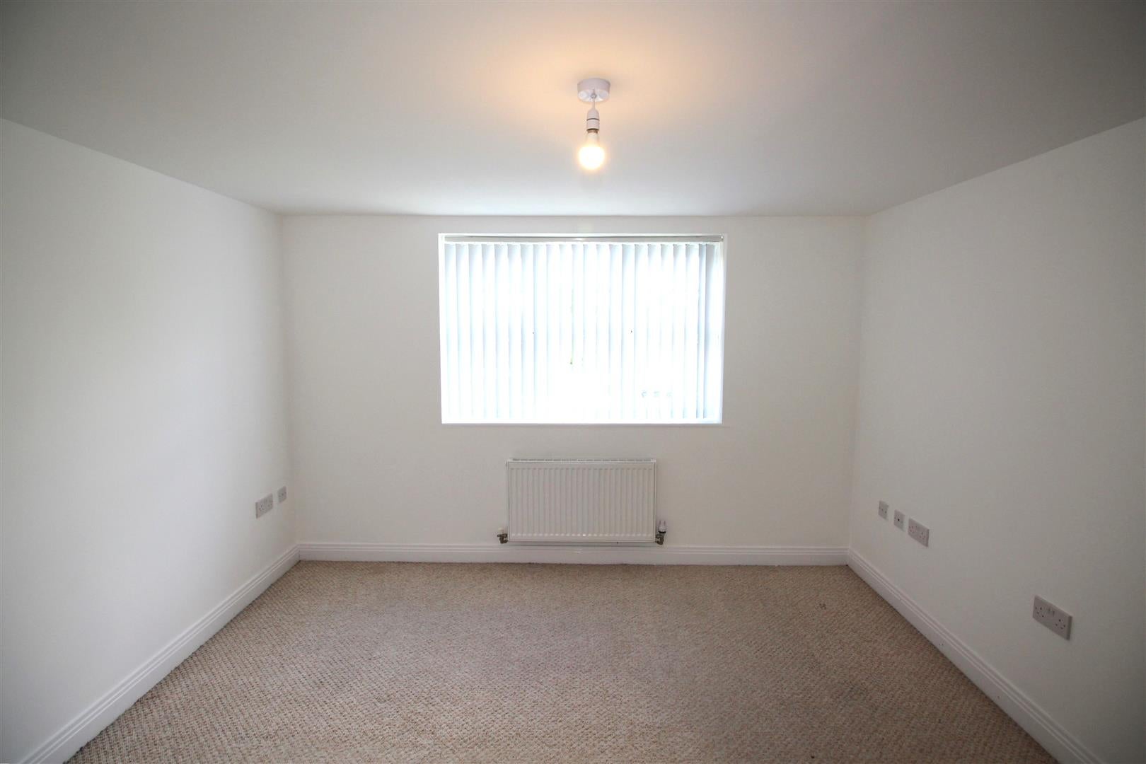 Flat Waterloo Road in Manchester