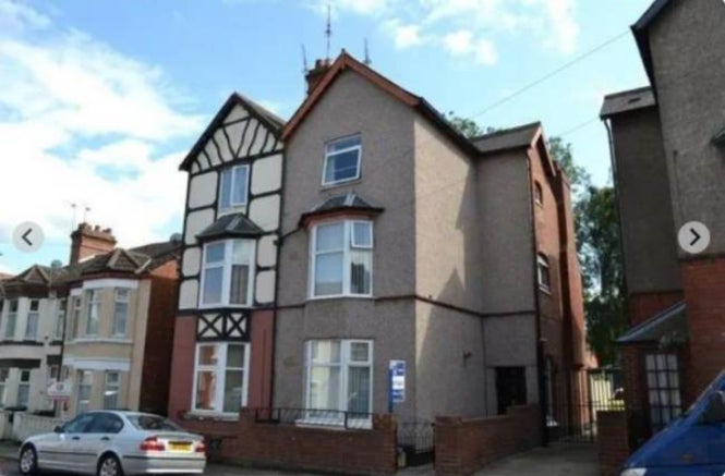 Room Ellys Road in Coventry