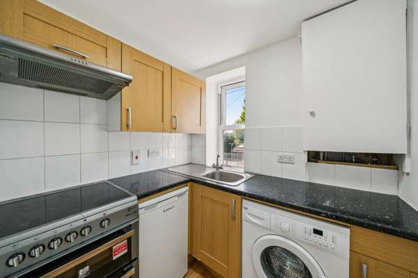 Flat Amyand Park Road in Greater London