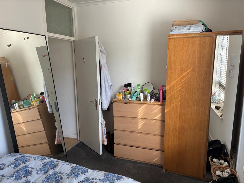 Room Brandon Street in Greater London