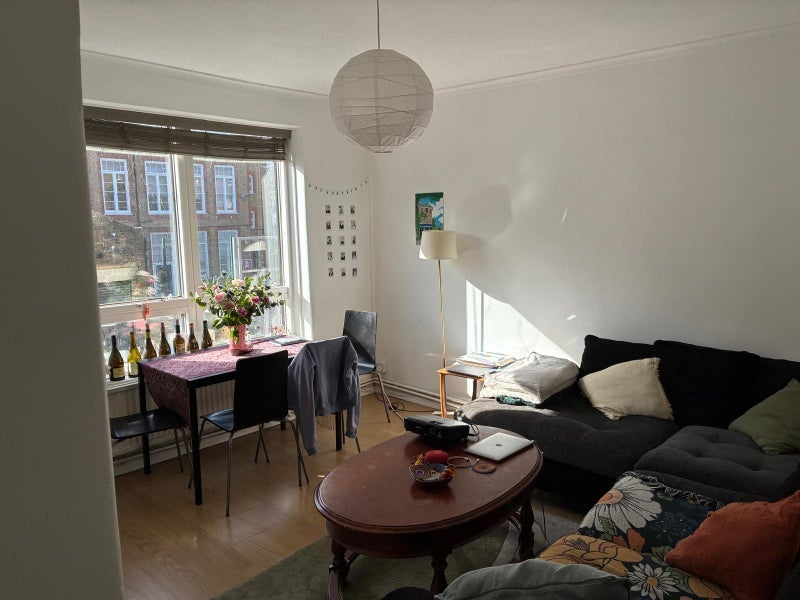 Room Brandon Street in Greater London