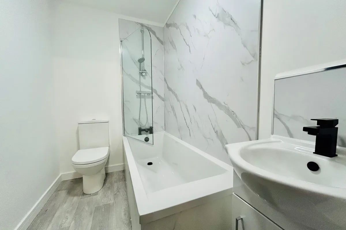 Flat Huxley Close in Derby