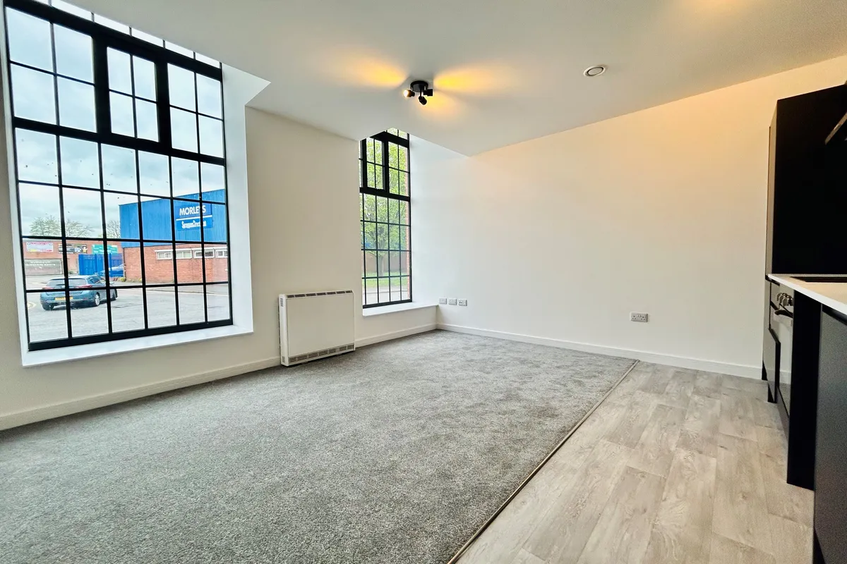 Flat Huxley Close in Derby