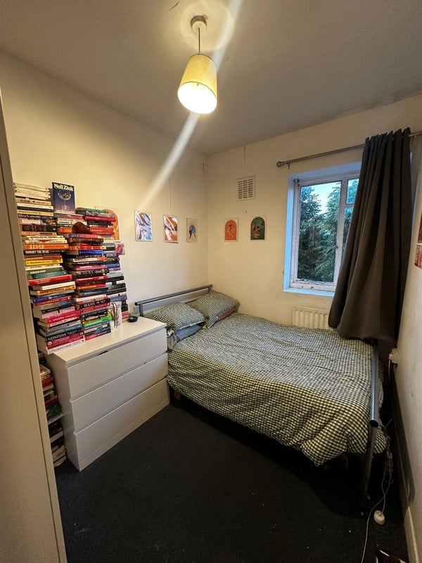 Room Balham Hill in Greater London