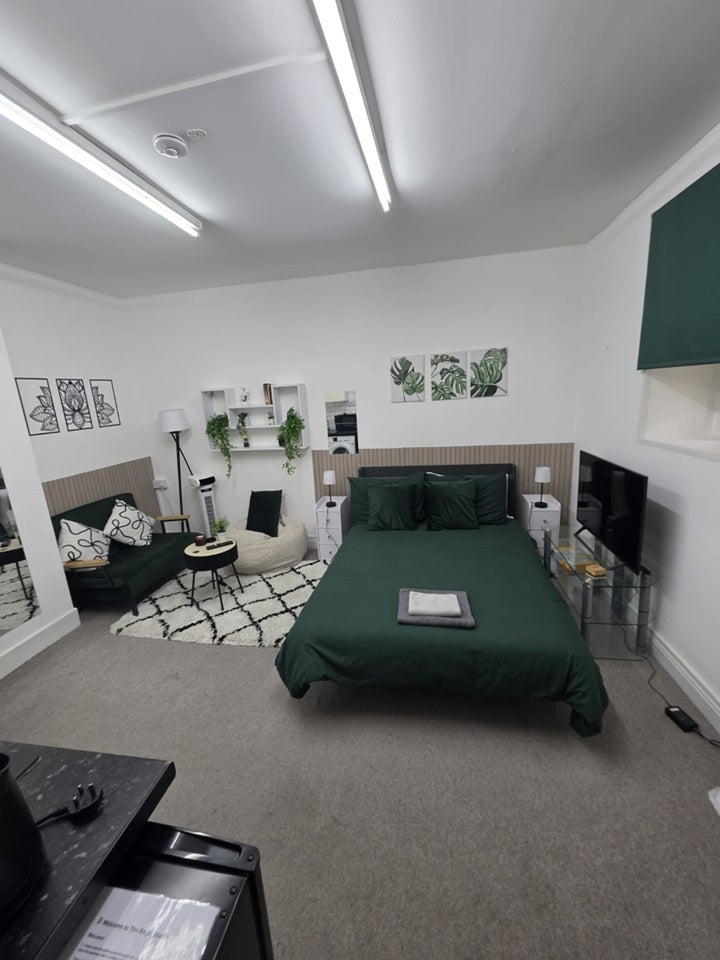 Flat Upper Street in Greater London
