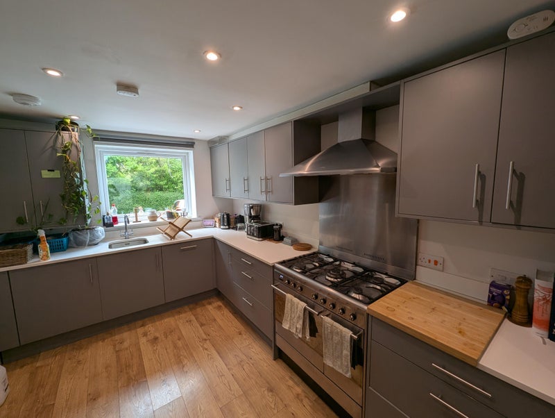 Room Cotswold Road North in Bristol