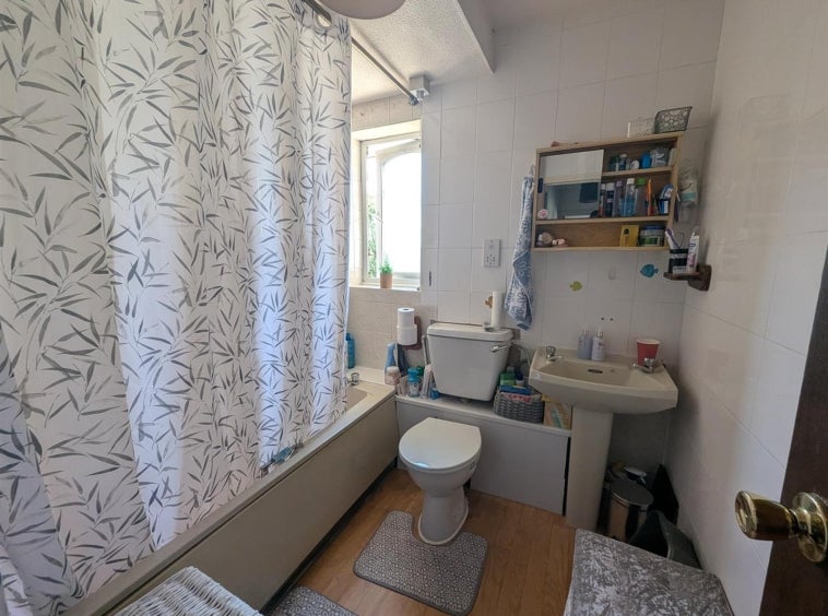 Flat Vicarage Close in Greater London