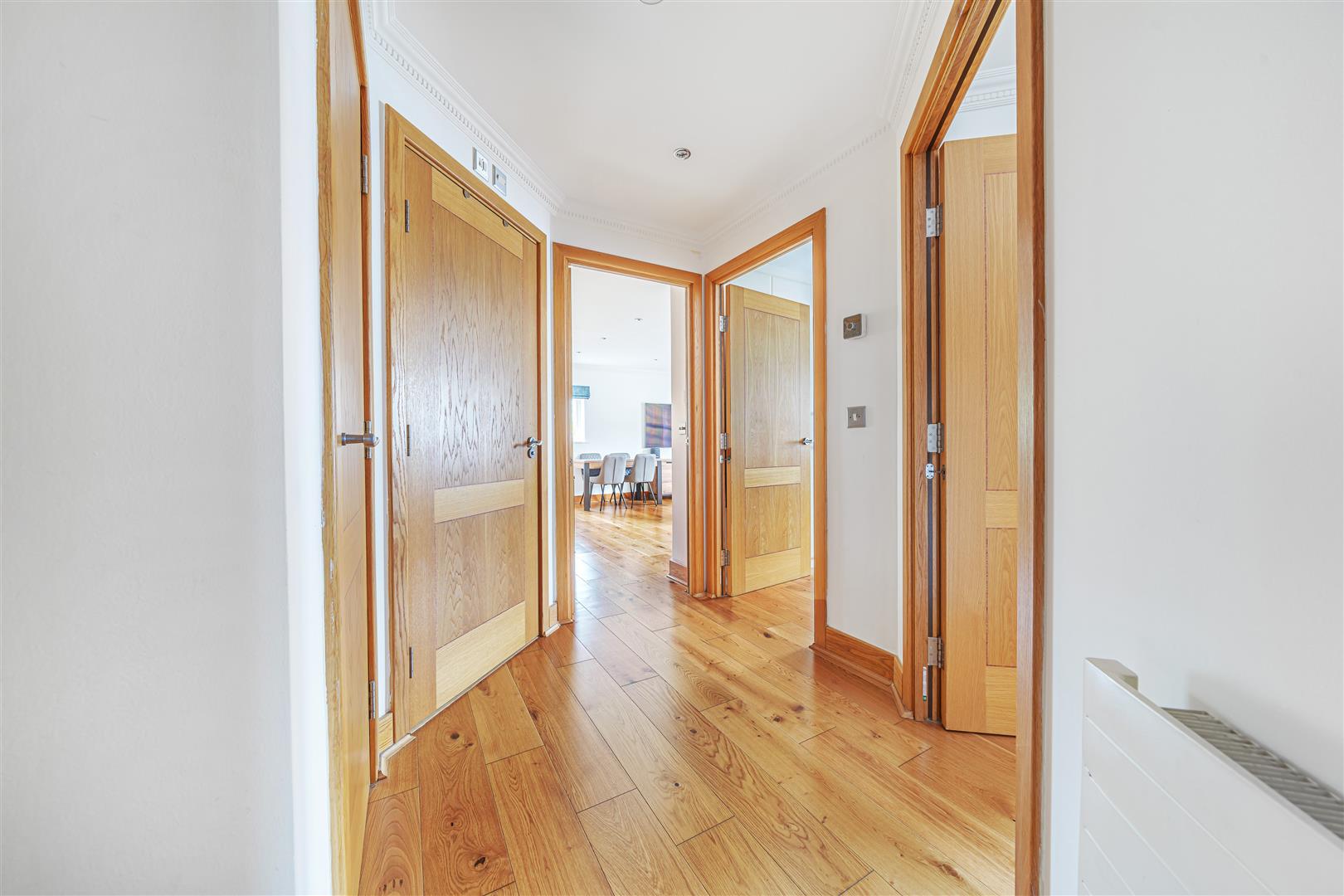 Flat Richmond Road in Greater London