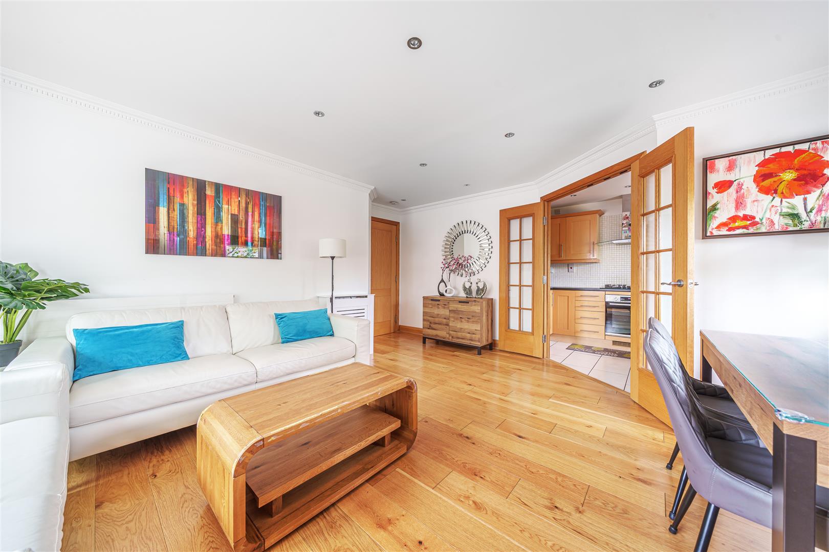 Flat Richmond Road in Greater London