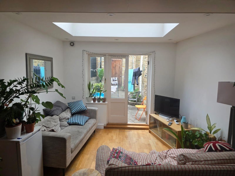 Room Branksome Road in Greater London