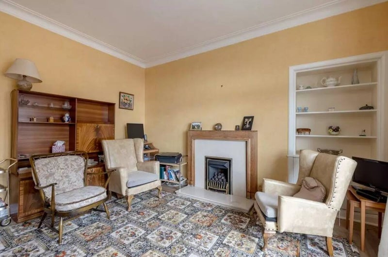 Room Falcon Road in City of Edinburgh